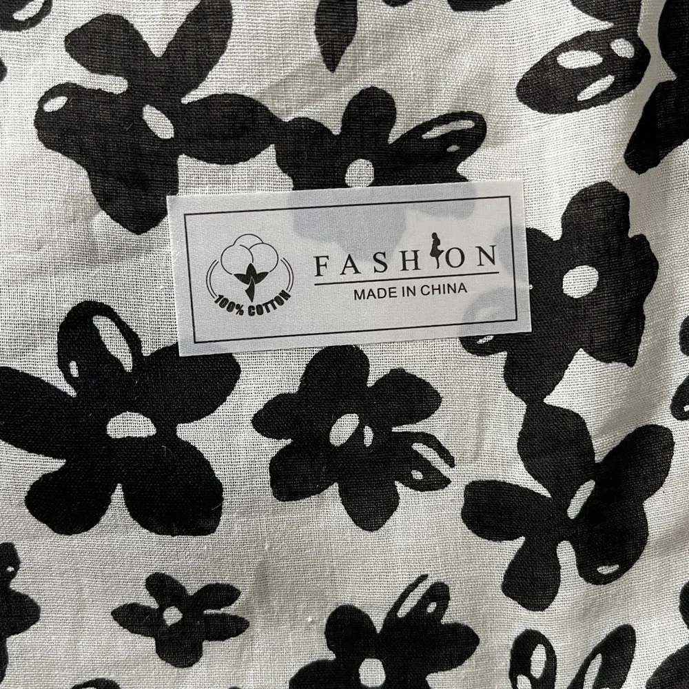 Floral Black and White Scarf No brand 27x27